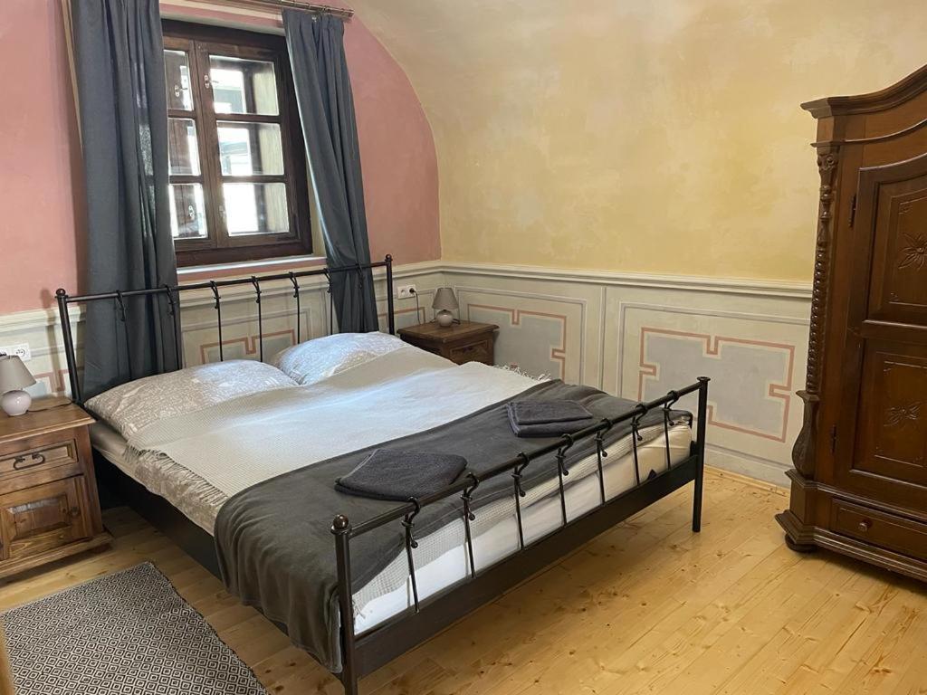Apartmán v studni na streche Banská Štiavnica Esterno foto